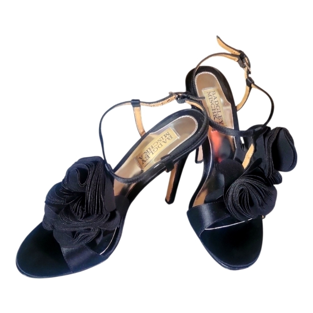 Badgley Mischka Women's Rose Petals Holiday Randee Black Satin Sandals 6 1/2 M - Picture 2 of 9